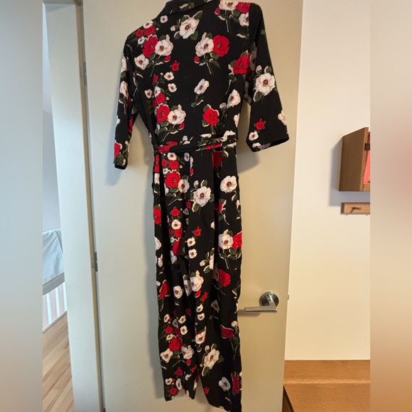 Missguided floral romper. Size 8. - Picture 8 of 11